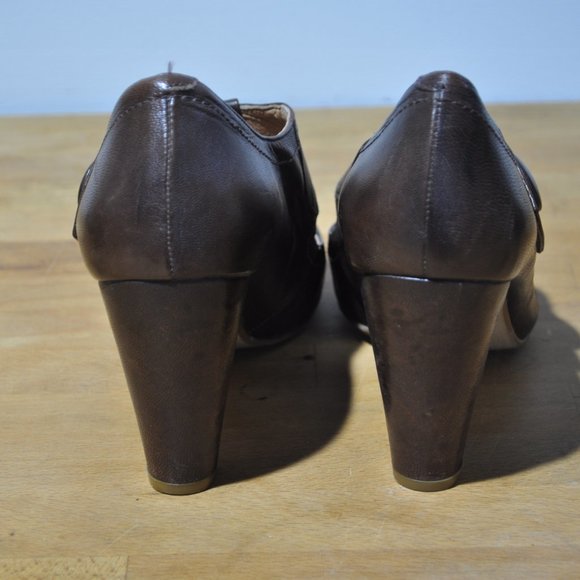 Brown leather t-strap heels -- Browns ID label - Picture 5 of 7